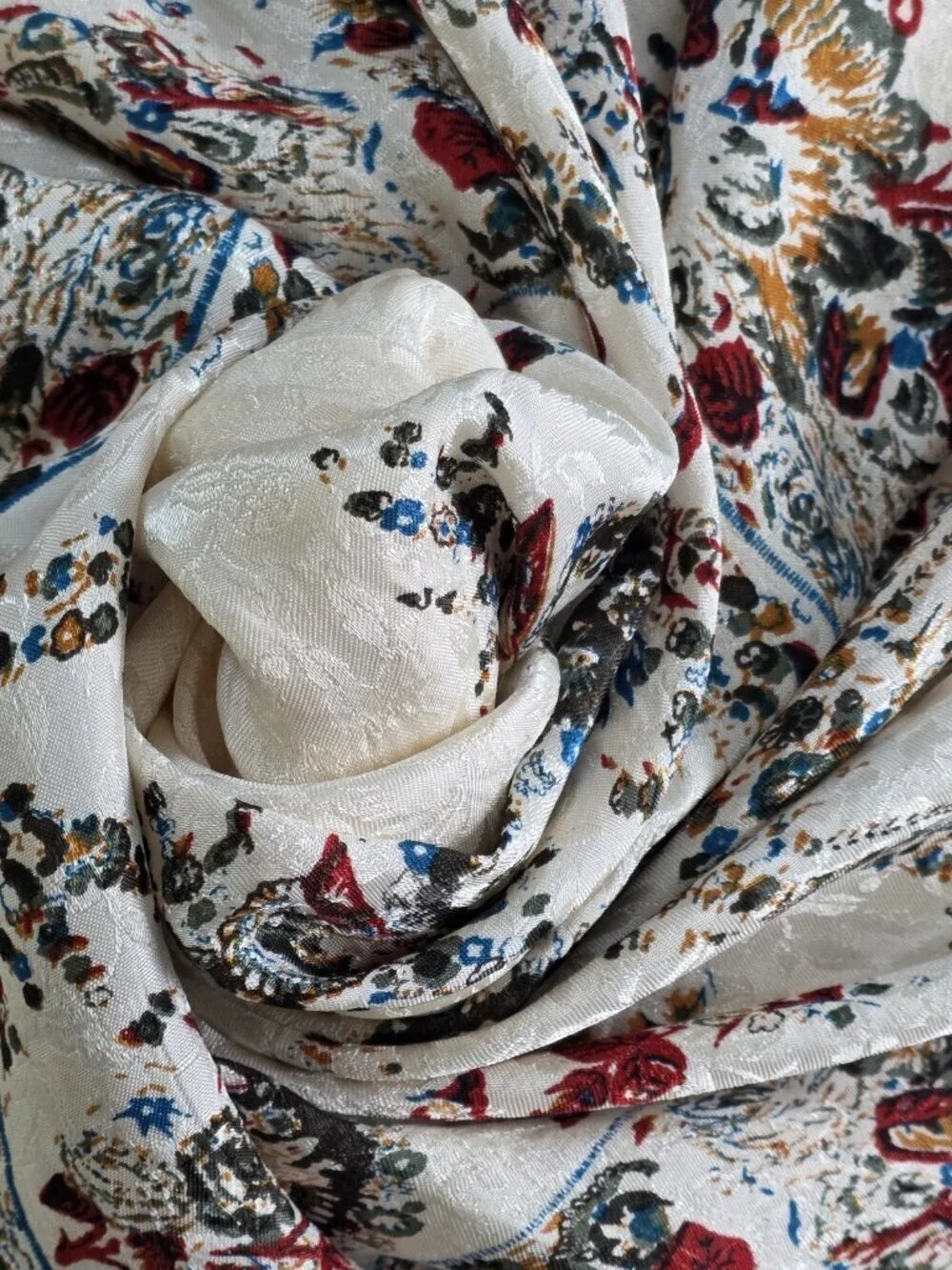 Vtg Daniel Hechter Paris Large Scarf 38 x 38 Floral Paisley Jacquard Weave Chic